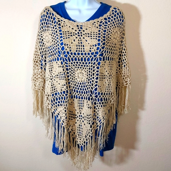 Umgee Sweaters - Umgee Crochet Cream Poncho with Fringe, size M/L